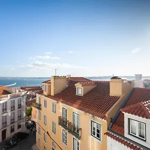 Alfama Charming With Amazing River View And Terrace Lissabon