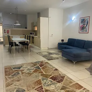 https://apt-2bed-with-backyard.hotelssaintjulians.com